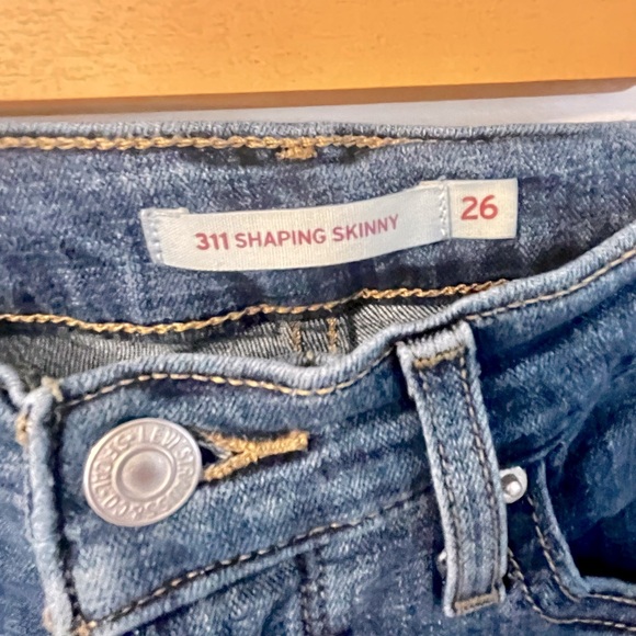 Levi’s 311 Shaping Skinny Jeans - Picture 2 of 3